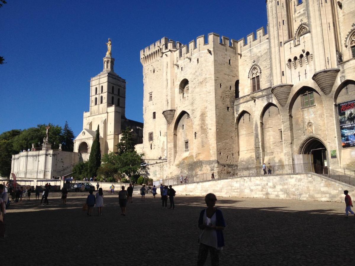 Les Angles En Avignon 30133 Les Anglesアパートメント エクステリア 写真